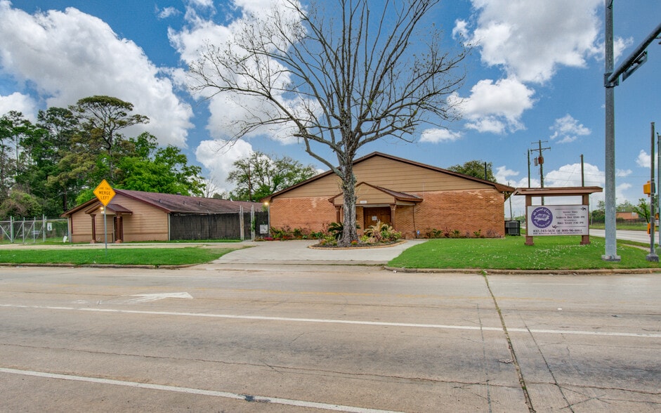More Photos Of 11411 Homestead Rd, Houston Religious Facility For Sale