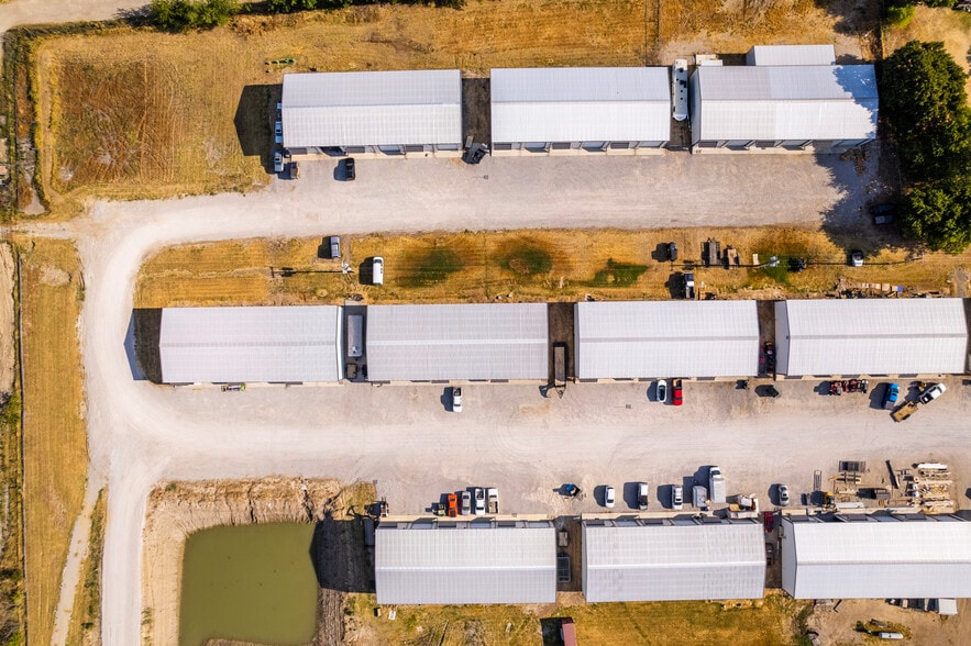 More Photos Of 2170 Collins Rd, Denton Unknown For Lease