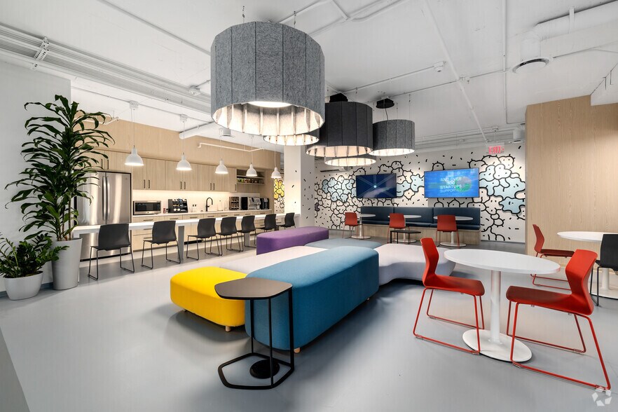 More Photos Of 1550 Crystal Dr, Arlington Office For Lease