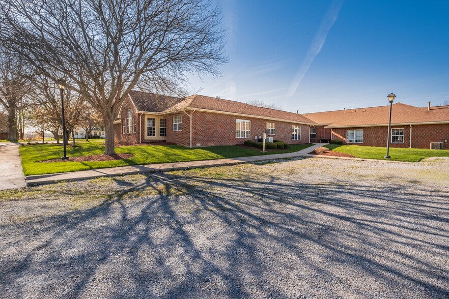 More Photos Of 7222 Day Ave SW, Navarre Medical For Lease