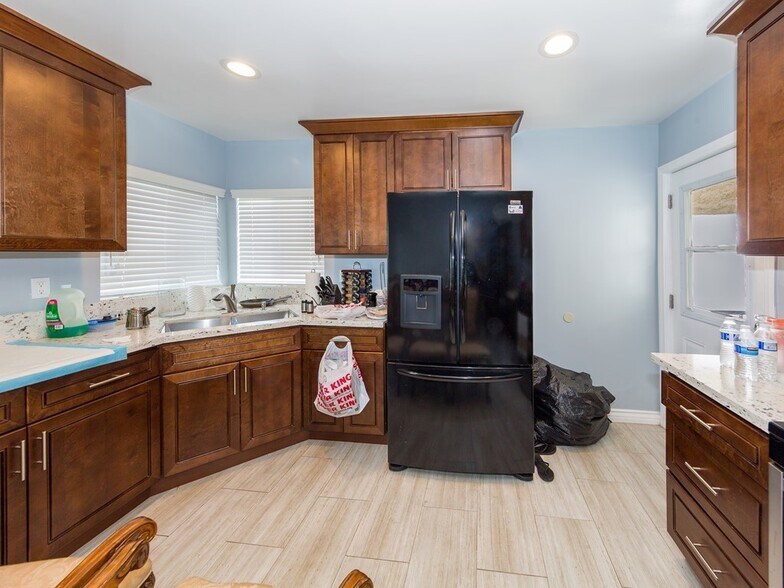 More Photos Of 5941 Willowcrest Ave, North Hollywood Apartments For Sale