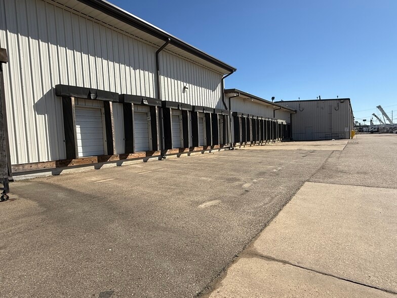 More Photos Of 2600 Booth St, Monroe Distribution For Sale