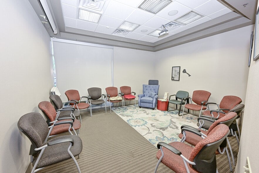 More Photos Of 7055 N Chestnut Ave, Fresno Medical For Sale