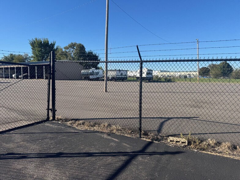 More Photos Of 3401 N Hillside Ave, Wichita Land For Lease