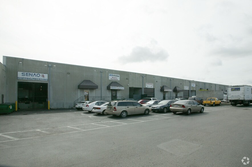 More Photos Of 2600-2634 NW 72nd Ave, Miami Warehouse For Lease