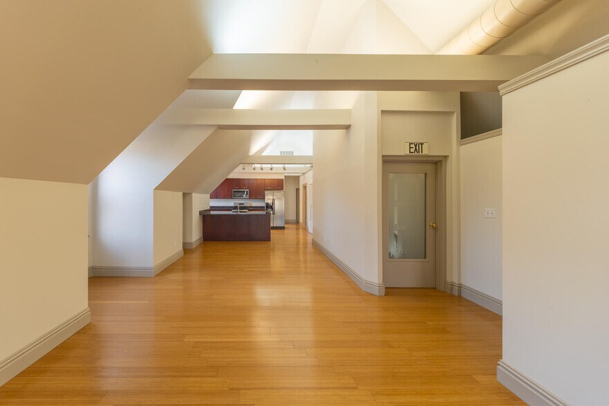 More Photos Of 5 S Newstead Ave, Saint Louis Office For Sale