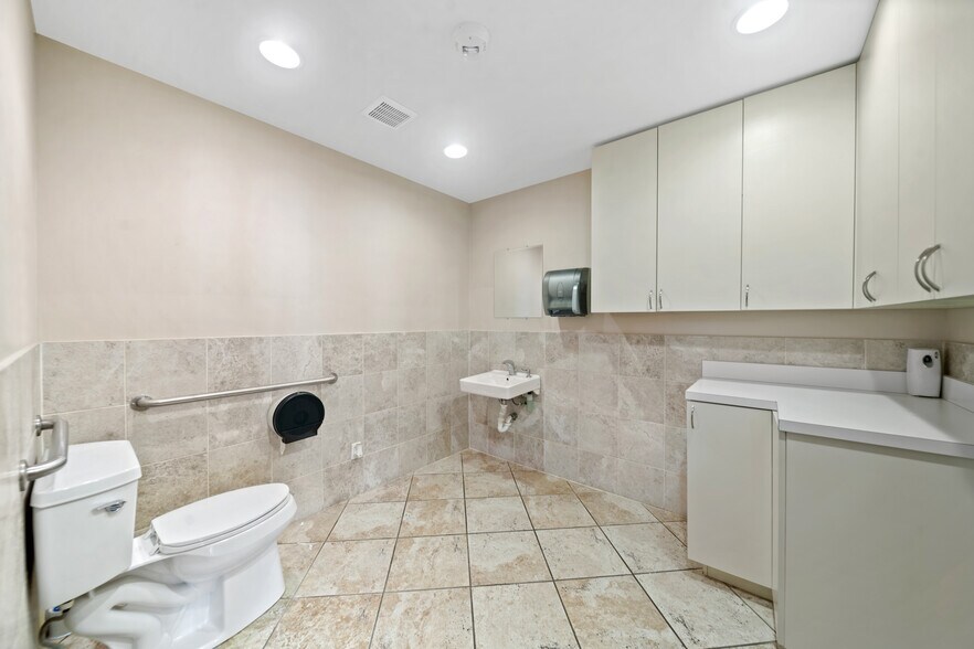 More Photos Of 1575 Hillside Ave, New Hyde Park Medical For Sale