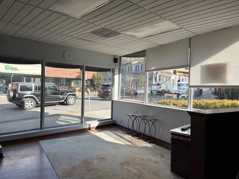 More Photos Of 200 E Main St, Mount Kisco Freestanding For Lease