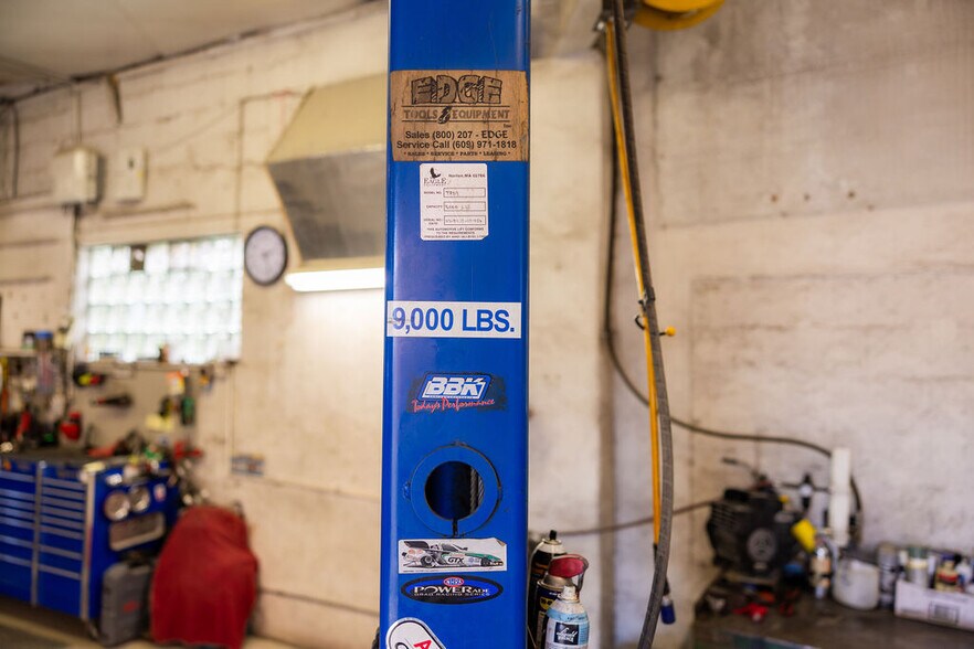 More Photos Of 8257 Frankford Ave, Philadelphia Auto Repair For Sale