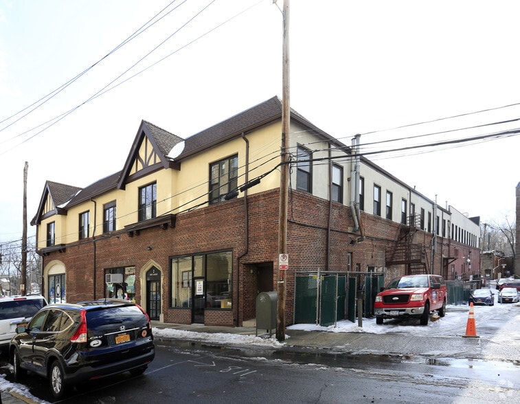 More Photos Of 1953 Palmer Ave, Larchmont Storefront Retail Office For Lease