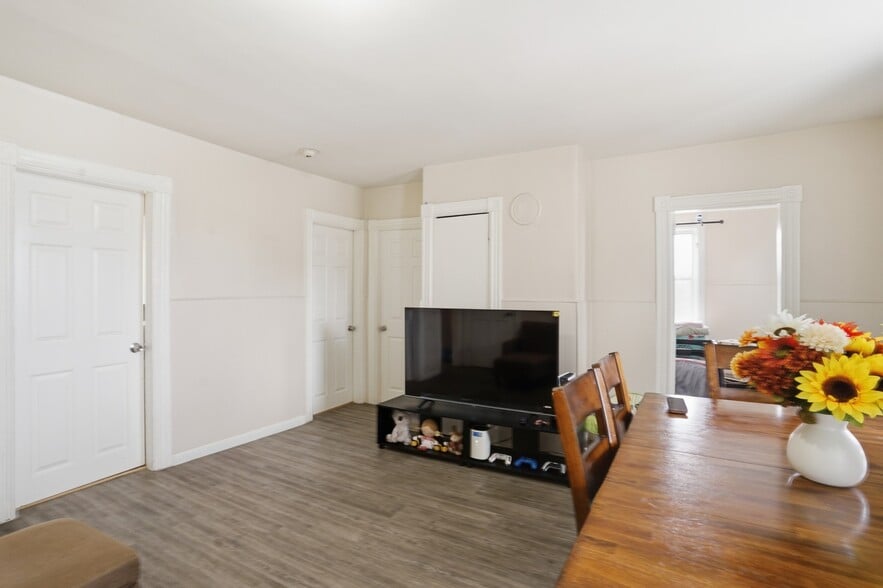 More Photos Of 17 Ledge St, Providence Apartments For Sale