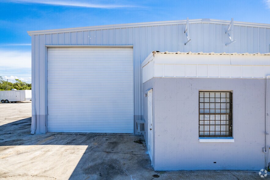 More Photos Of 7826 Rhodes Rd, Hudson Warehouse For Lease