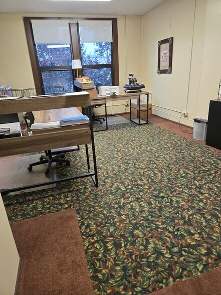 More Photos Of 339 N Main St, Prineville Storefront Retail Office For Sale