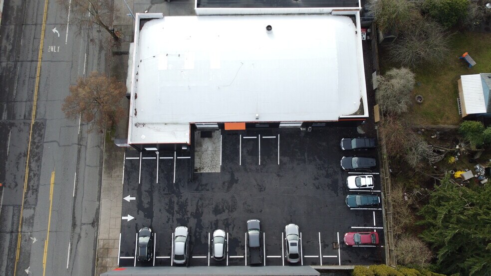 More Photos Of 12517 15th Ave NE, Seattle Warehouse For Sale