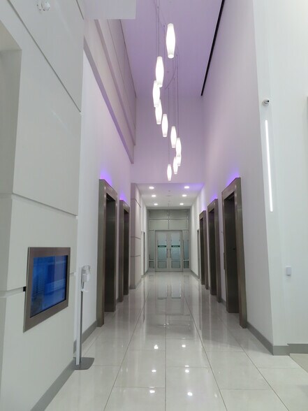 More Photos Of 350 E Las Olas Blvd, Fort Lauderdale Office For Lease