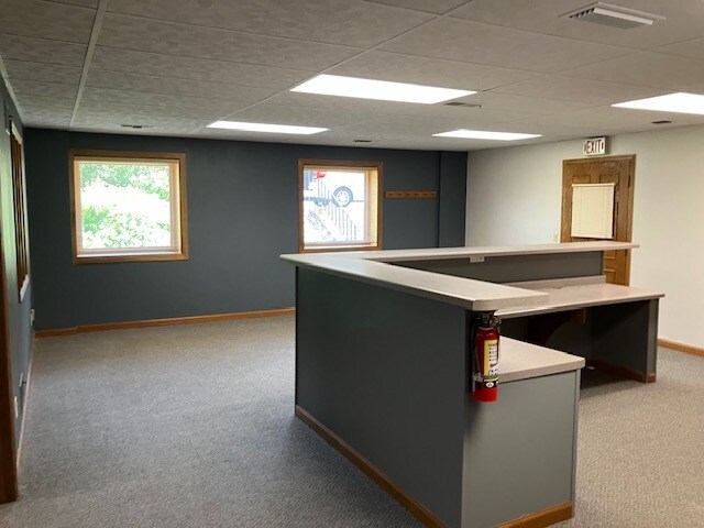 More Photos Of 1305 Chestnut St, West Bend Medical For Lease