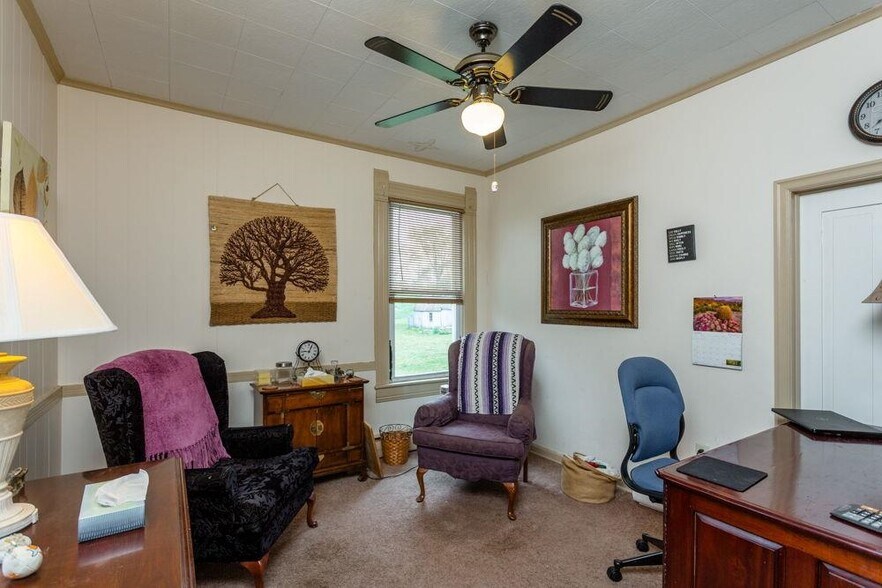 More Photos Of 133 W Springbrook Rd, Broadway Specialty For Sale