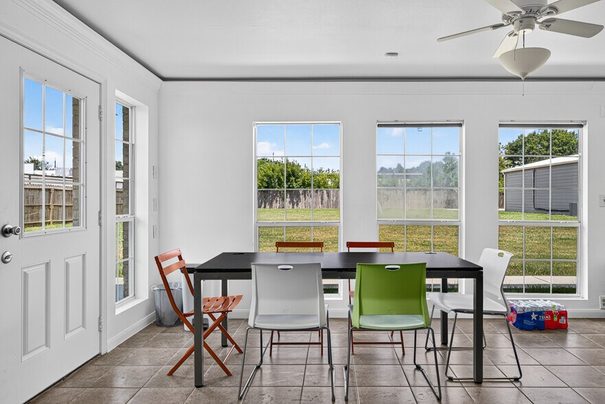 More Photos Of 26214 Hunter Ln, Katy Light Distribution For Lease