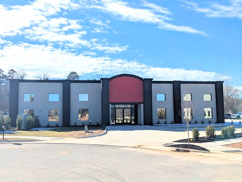 Primary Photo Of 199 Thunder Rd, Mooresville Light Distribution For Sale