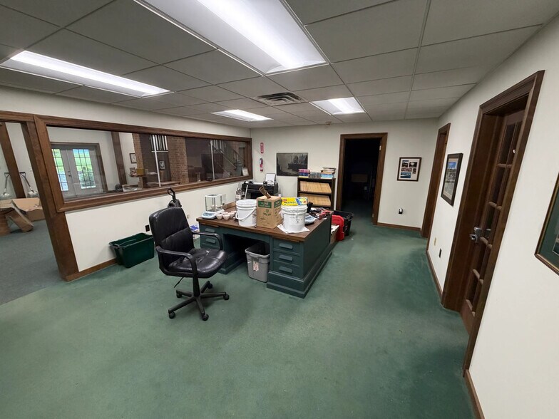 More Photos Of 27013 E Lillian St, Hebron Warehouse For Sale