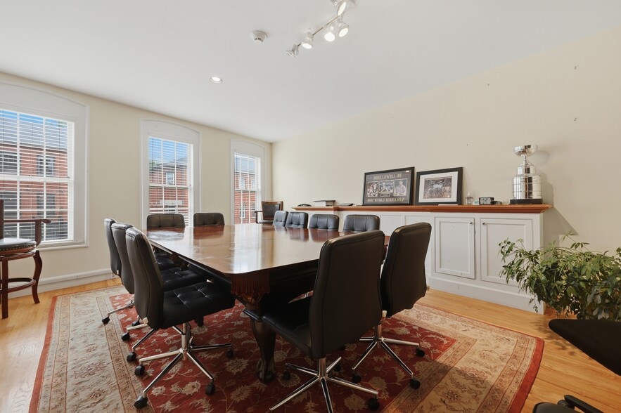 More Photos Of 39 State St, Newburyport Storefront Retail Residential For Sale