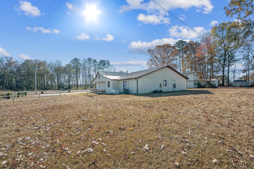 More Photos Of 1040 US-13, Windsor Religious Facility For Sale