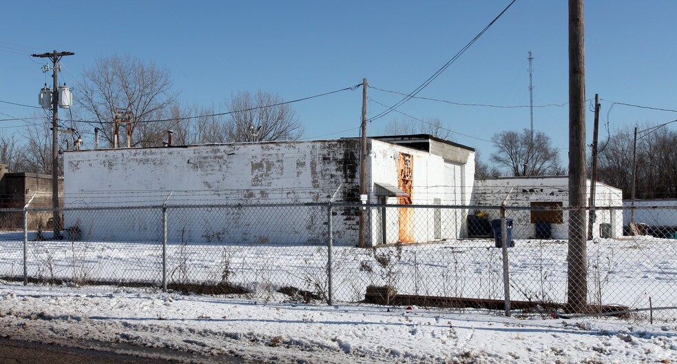 Primary Photo Of 2200-2235 Montcalm St, Indianapolis Manufacturing For Lease