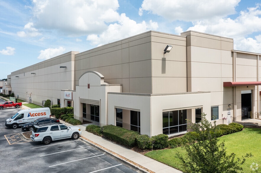 More Photos Of 1451 Ocoee Apopka Rd, Apopka Warehouse For Lease