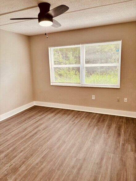 More Photos Of 2035 Alpine Rd, Clearwater Apartments For Sale