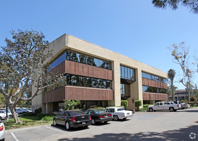 More Photos Of 674 County Square Dr, Ventura Office For Sale