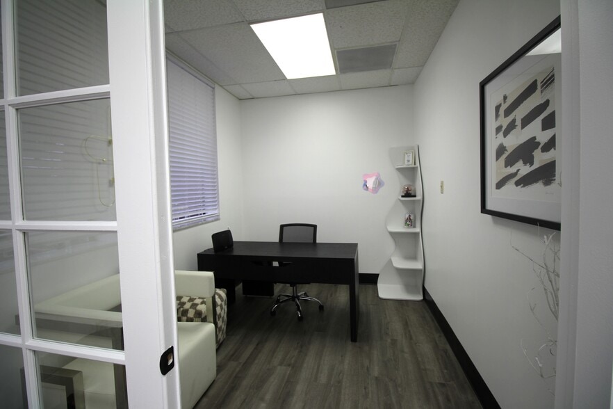 More Photos Of 2506 W Virginia Ave, Tampa Medical For Lease