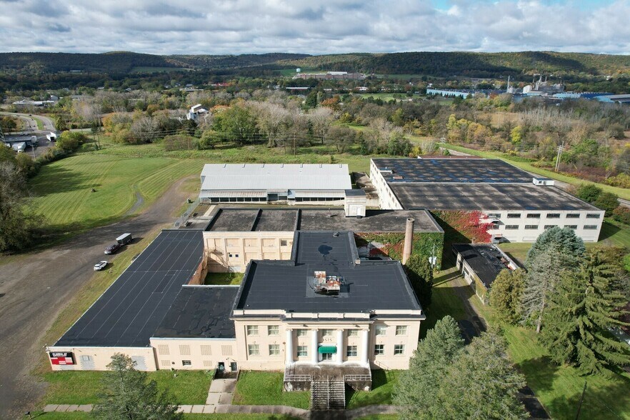 Primary Photo Of 1575 Lake St, Elmira Manufacturing For Sale