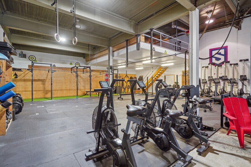 More Photos Of 1000 Rue Hickson, Verdun Office For Lease