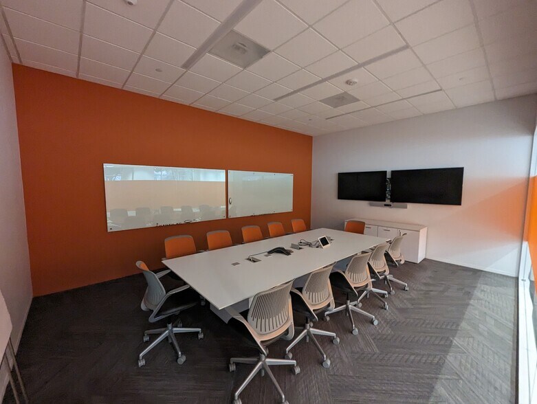 More Photos Of 11410 Greens Crossing Blvd, Houston Light Manufacturing For Sale