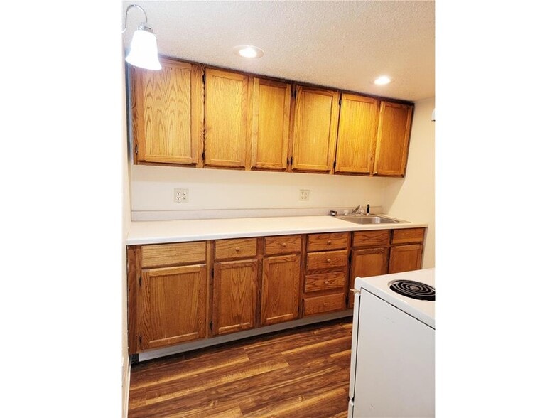 More Photos Of 905 E Fifth St, Blue Earth Apartments For Sale