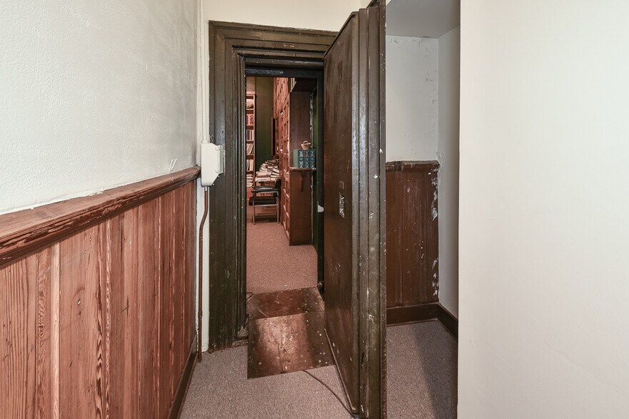 More Photos Of 4403 St Clair Ave, Cleveland Coworking Space