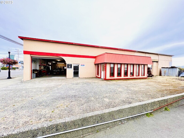 Primary Photo Of 1805 Sherman Ave, North Bend Auto Repair For Sale