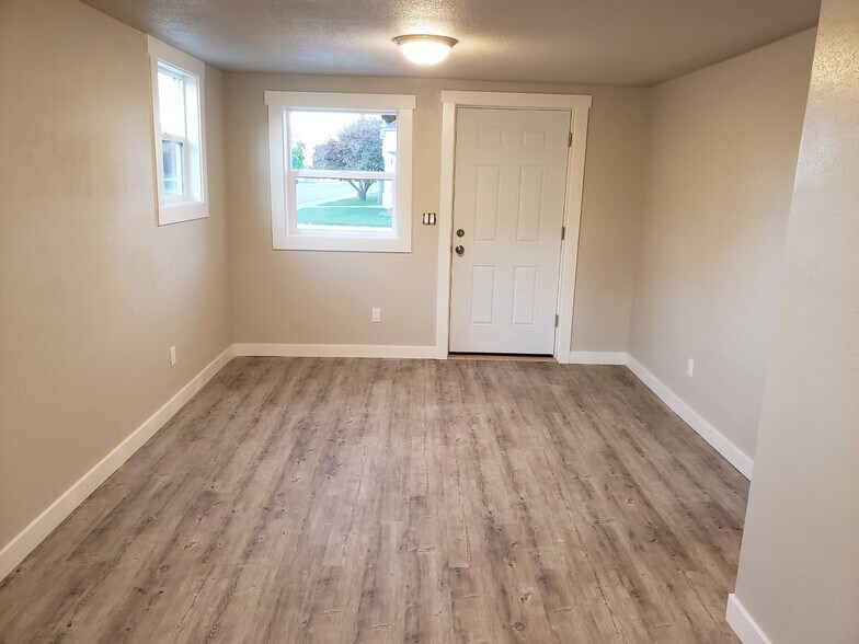 More Photos Of 415 S 11th E, Mountain Home Multifamily For Sale