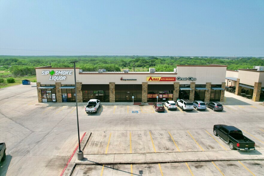 More Photos Of 2128 W Oaklawn Rd, Pleasanton Unknown For Lease