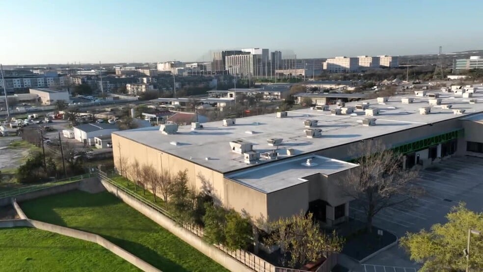 More Photos Of 2214 Braker Ln, Austin Distribution For Lease