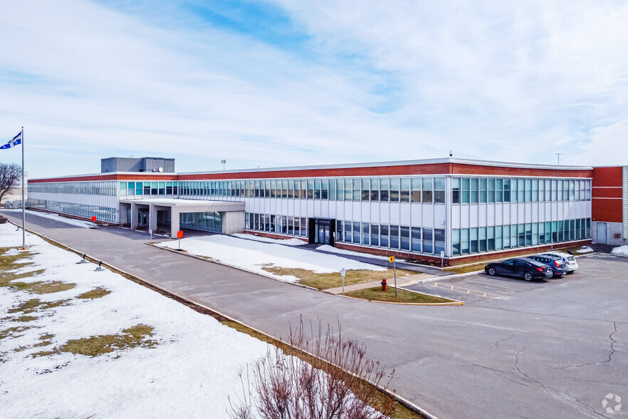 Primary Photo Of 5500 Aut Transcanadienne, Pointe-claire Warehouse For Lease