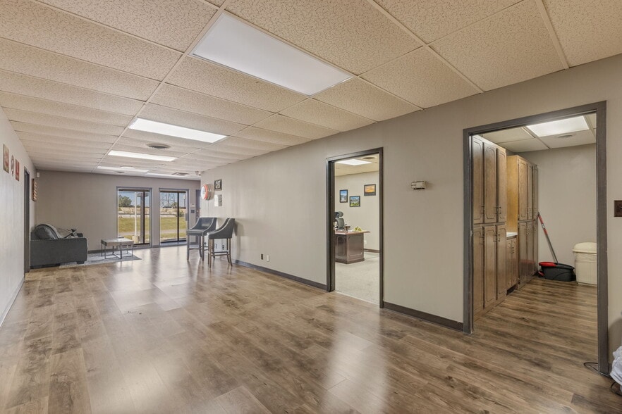 More Photos Of 6580 E Skelly Dr, Tulsa Manufacturing For Sale