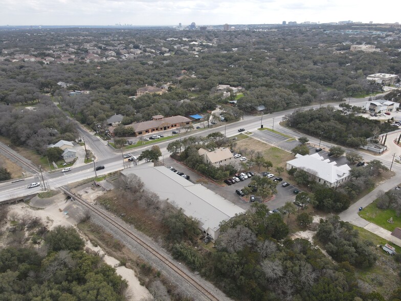 More Photos Of 12227 Huebner Rd, San Antonio Freestanding For Lease
