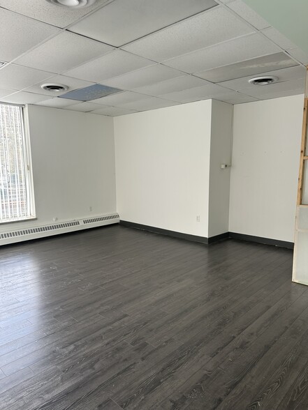 More Photos Of 394-400 Pacific Ave, Toronto Storefront Retail Office For Lease