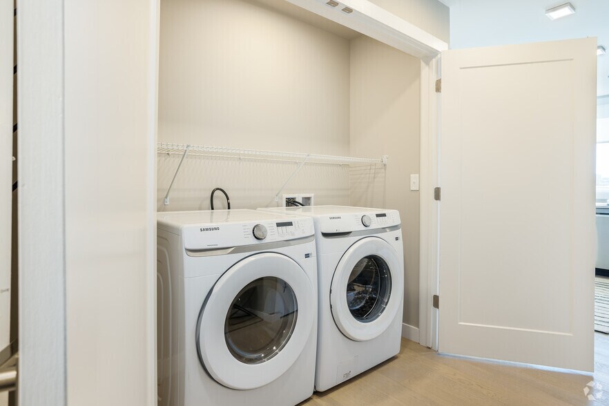 More Photos Of 1515 Julian St, Denver Apartments For Lease