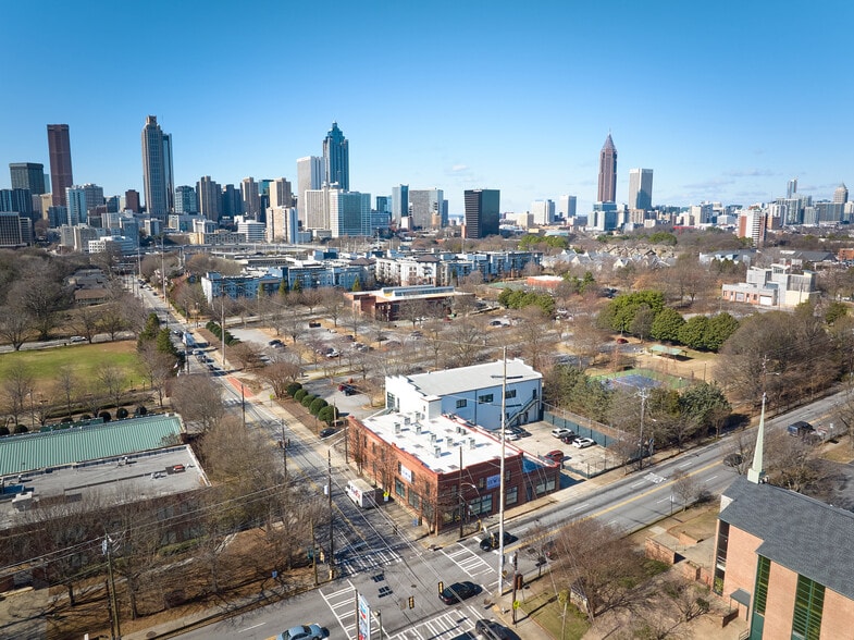 More Photos Of 454 Irwin St Ne, Atlanta Showroom For Lease