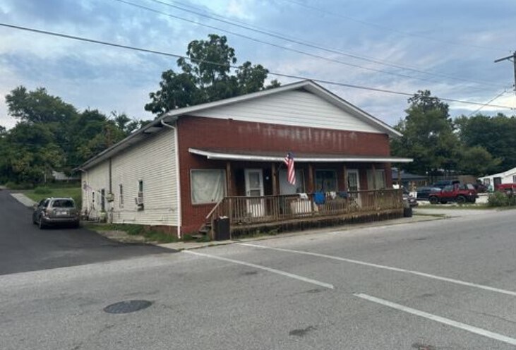 Primary Photo Of 26 E Main St, Pekin Apartments For Sale