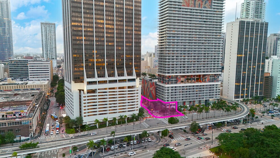 More Photos Of 50 Biscayne Blvd, Miami Multifamily For Sale