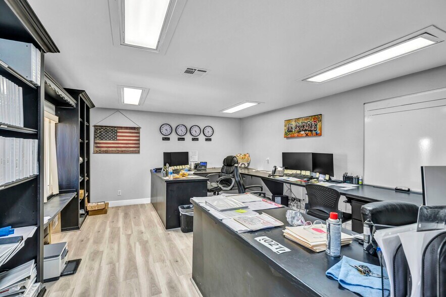 More Photos Of 9275 S Jones Blvd, Las Vegas Industrial For Sale