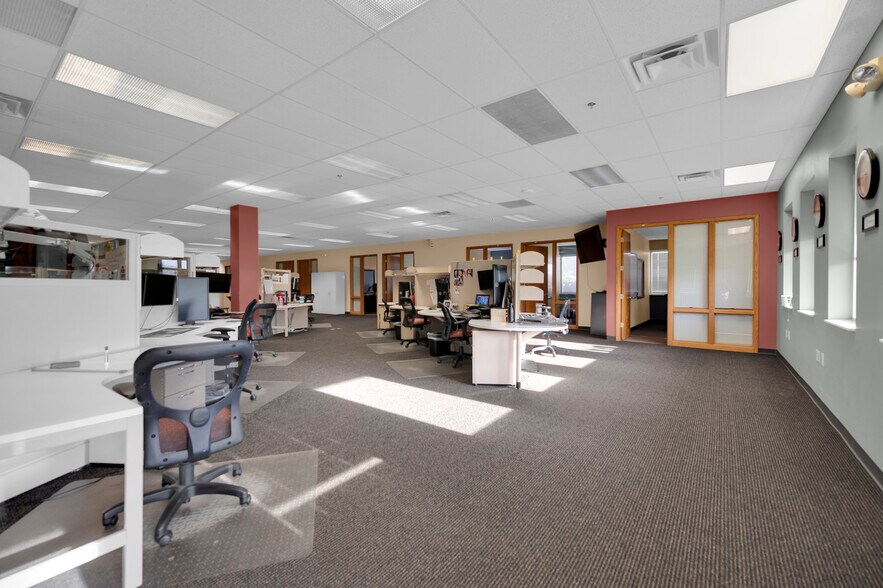 More Photos Of 1445 Kemper Meadow Dr, Cincinnati Loft Creative Space For Sale